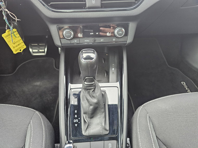 Vehicle Image 22