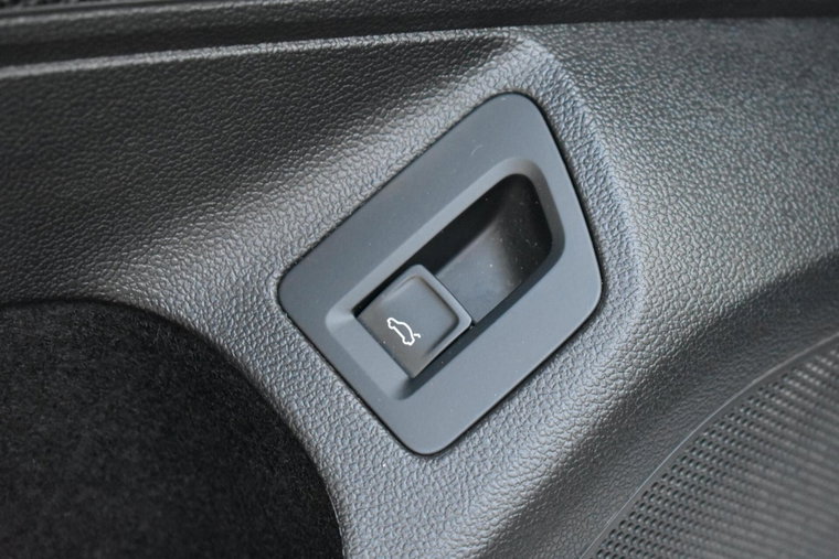 Vehicle Image 26