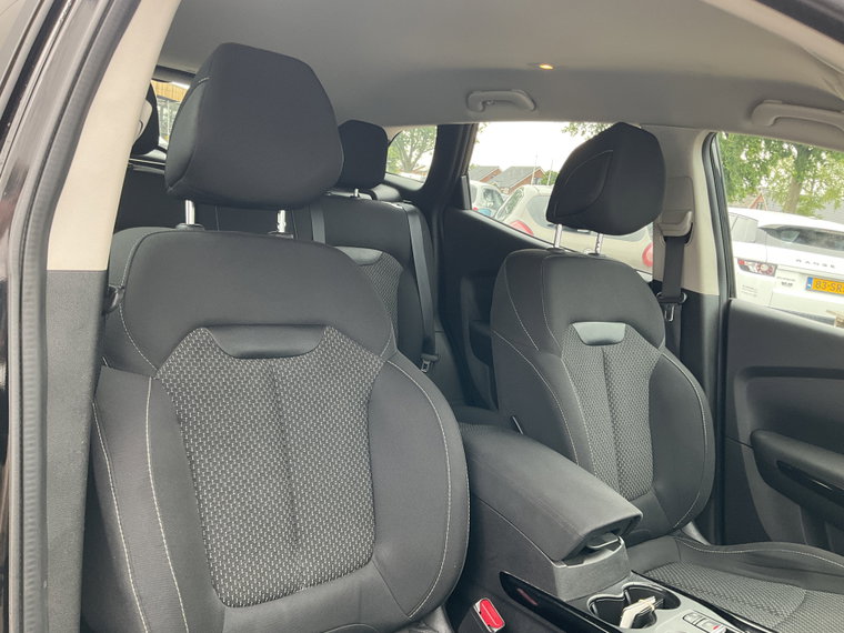 Vehicle Image 17