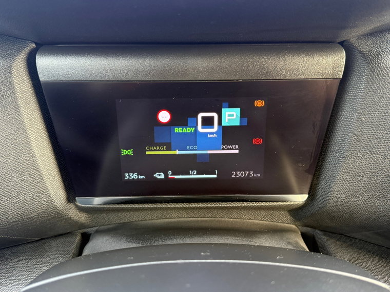 Vehicle Image 32