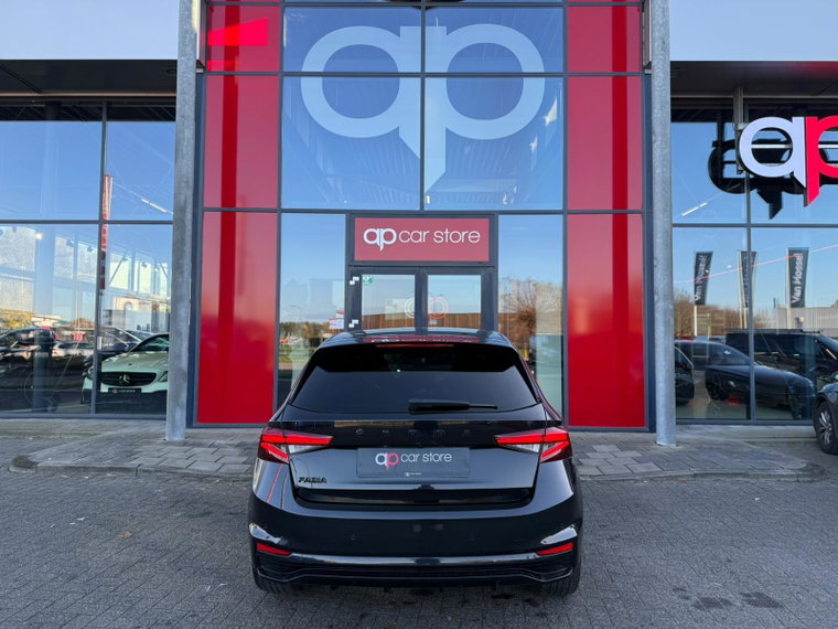 Vehicle Image 6