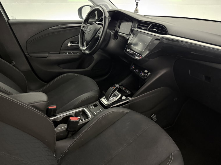 Vehicle Image 32