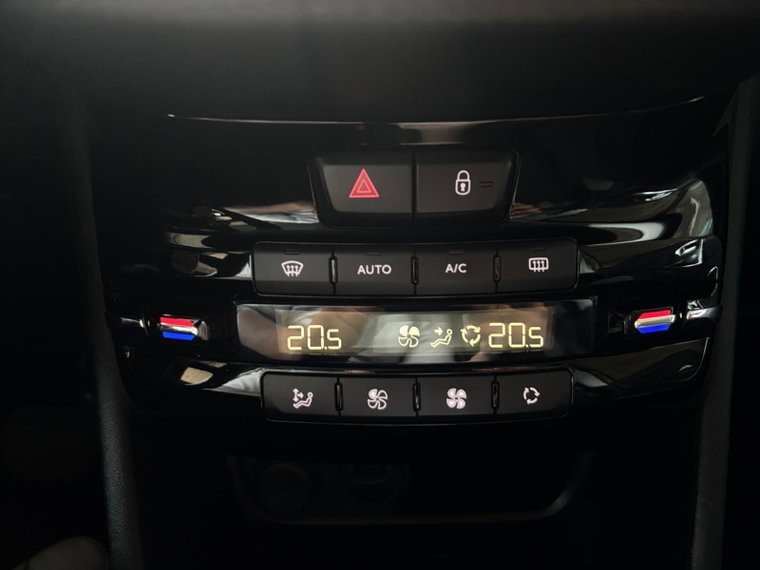 Vehicle Image 26