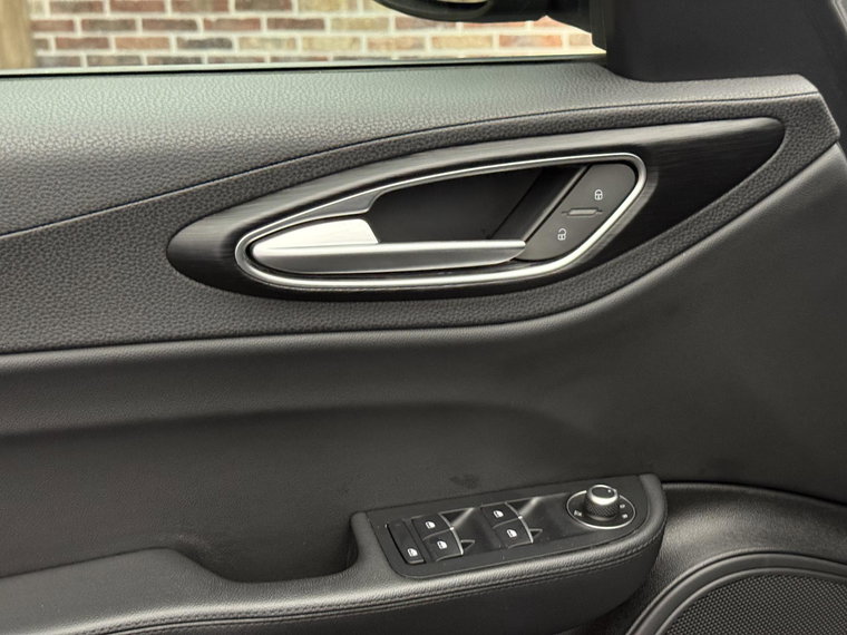 Vehicle Image 39