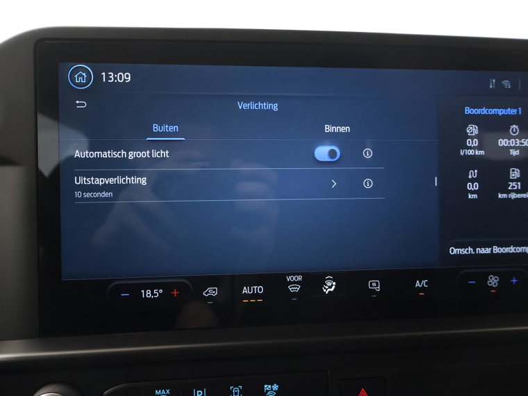 Vehicle Image 38