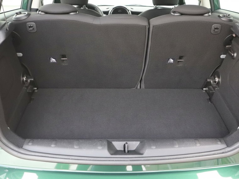 Vehicle Image 32