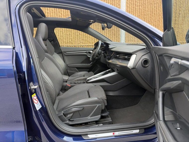 Vehicle Image 45