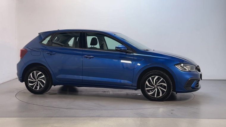 Vehicle Image 12