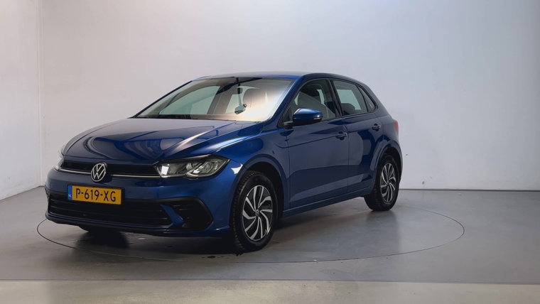 Vehicle Image 8