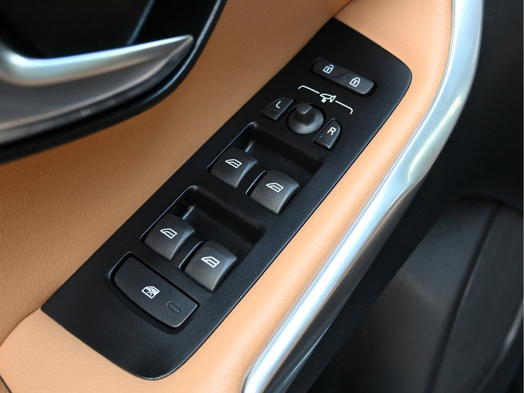 Vehicle Image 33