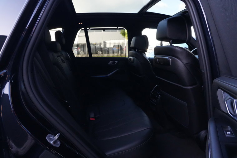 Vehicle Image 36