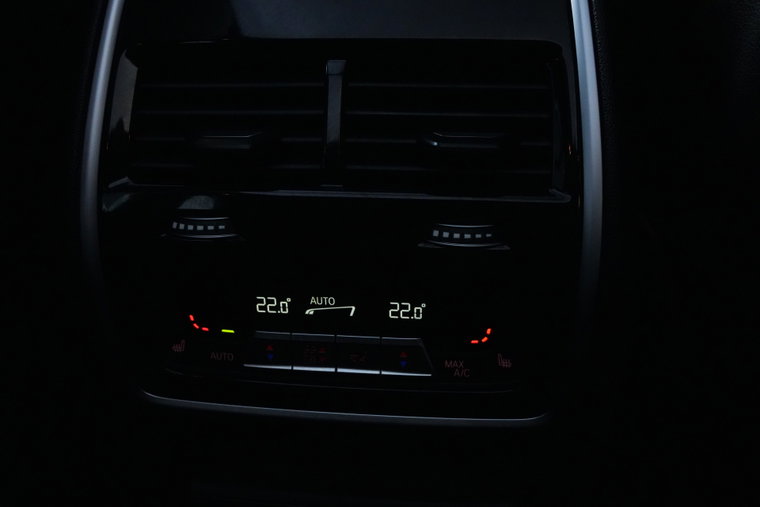 Vehicle Image 38