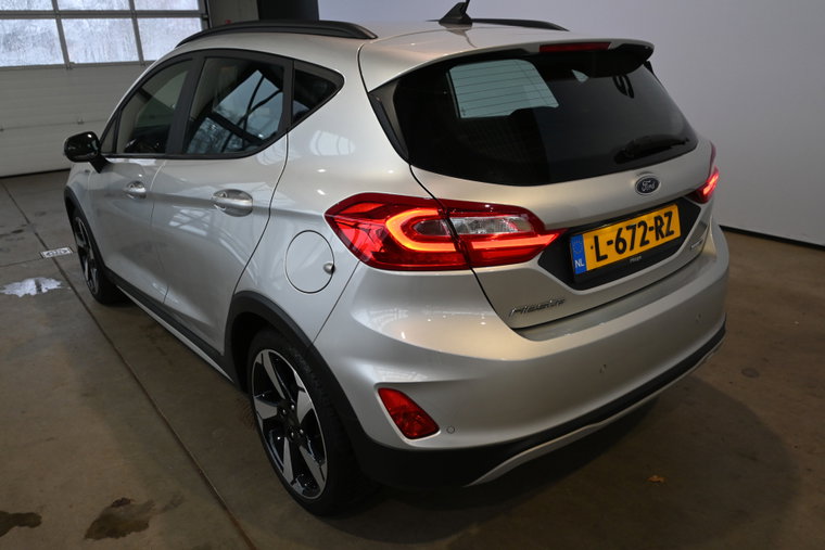 Vehicle Image 12