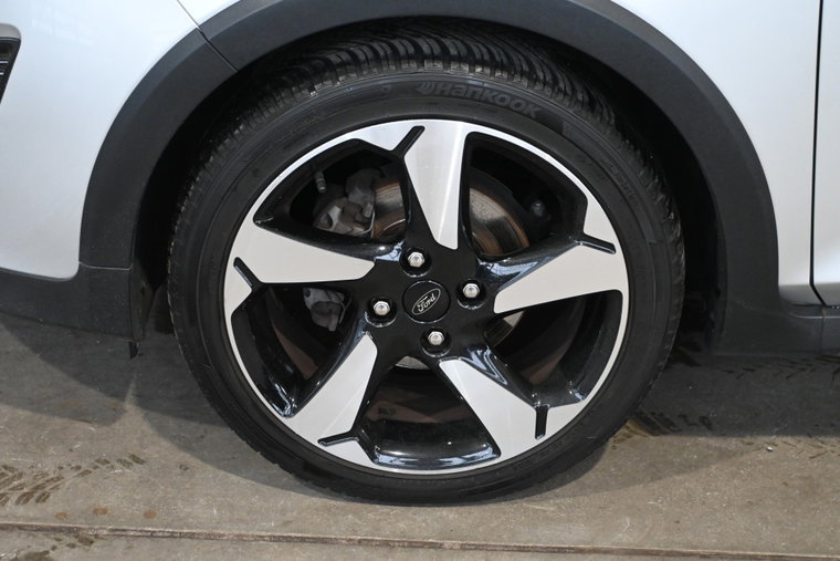 Vehicle Image 14