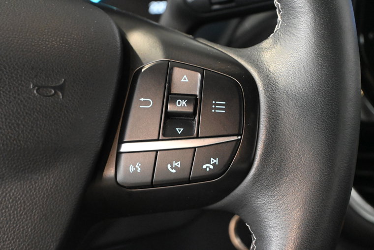 Vehicle Image 32
