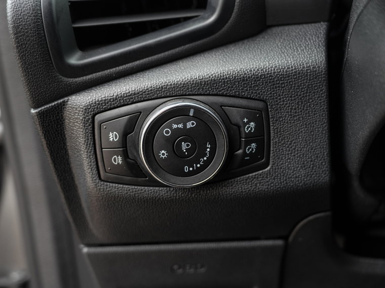 Vehicle Image 25