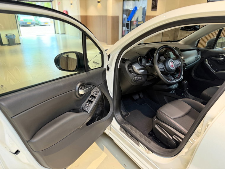 Vehicle Image 37