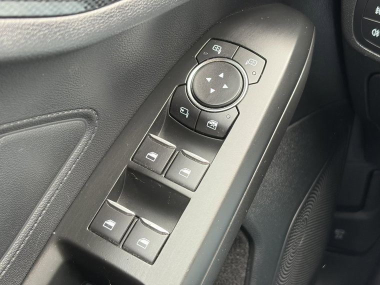 Vehicle Image 28