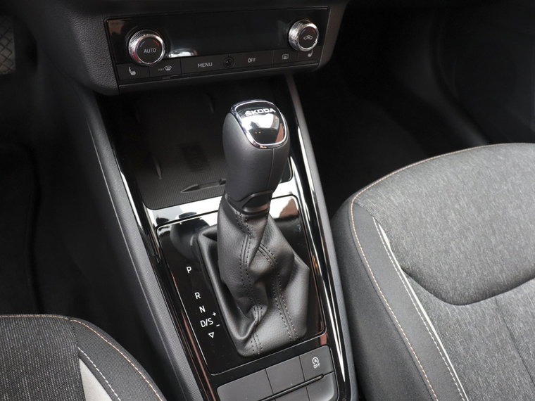 Vehicle Image 25