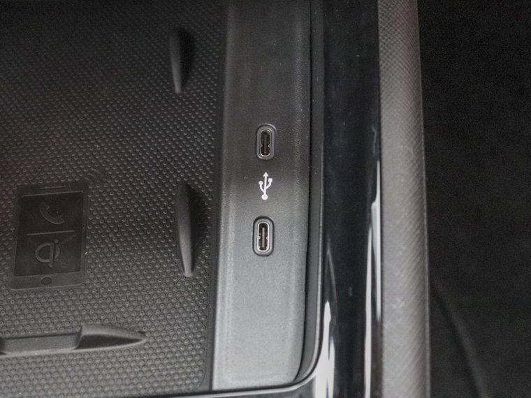 Vehicle Image 33