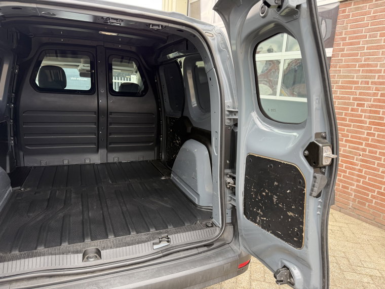 Vehicle Image 24
