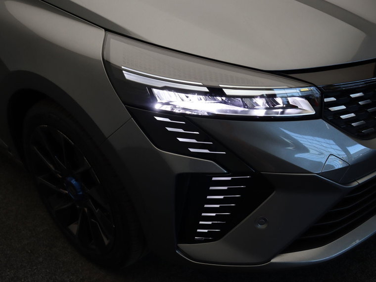Vehicle Image 42