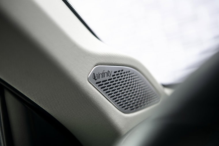 Vehicle Image 32