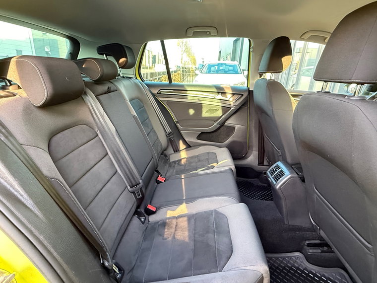 Vehicle Image 33
