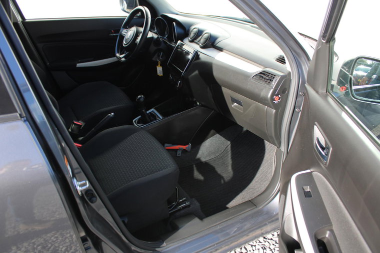 Vehicle Image 13