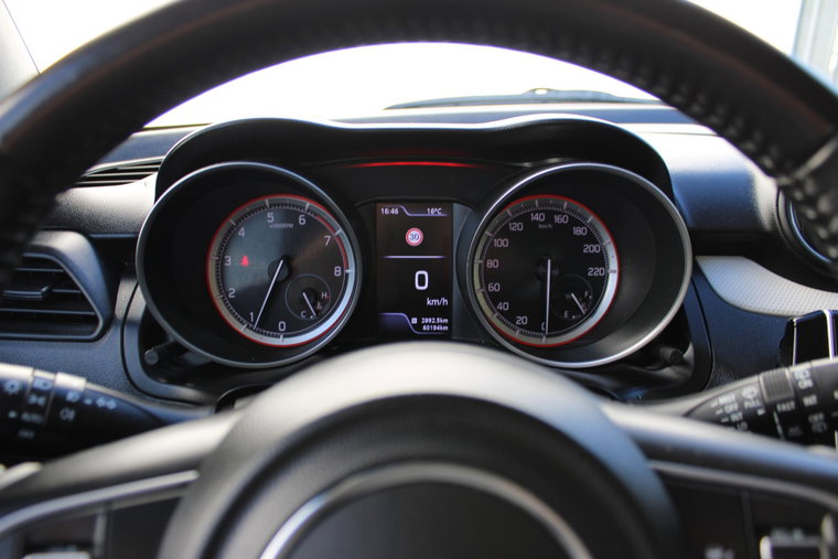Vehicle Image 14