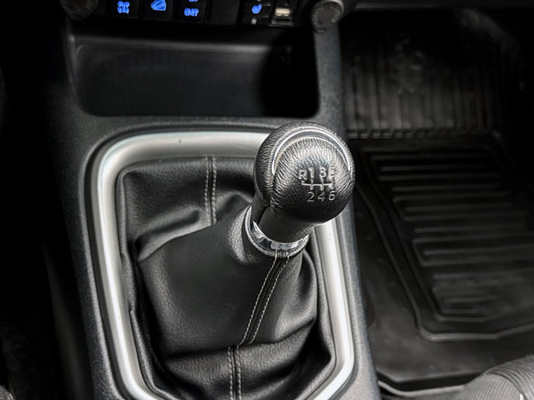 Vehicle Image 28