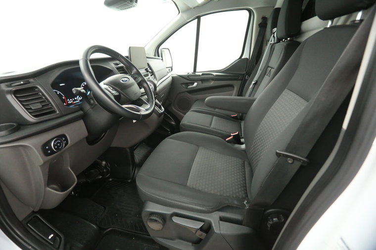 Vehicle Image 21