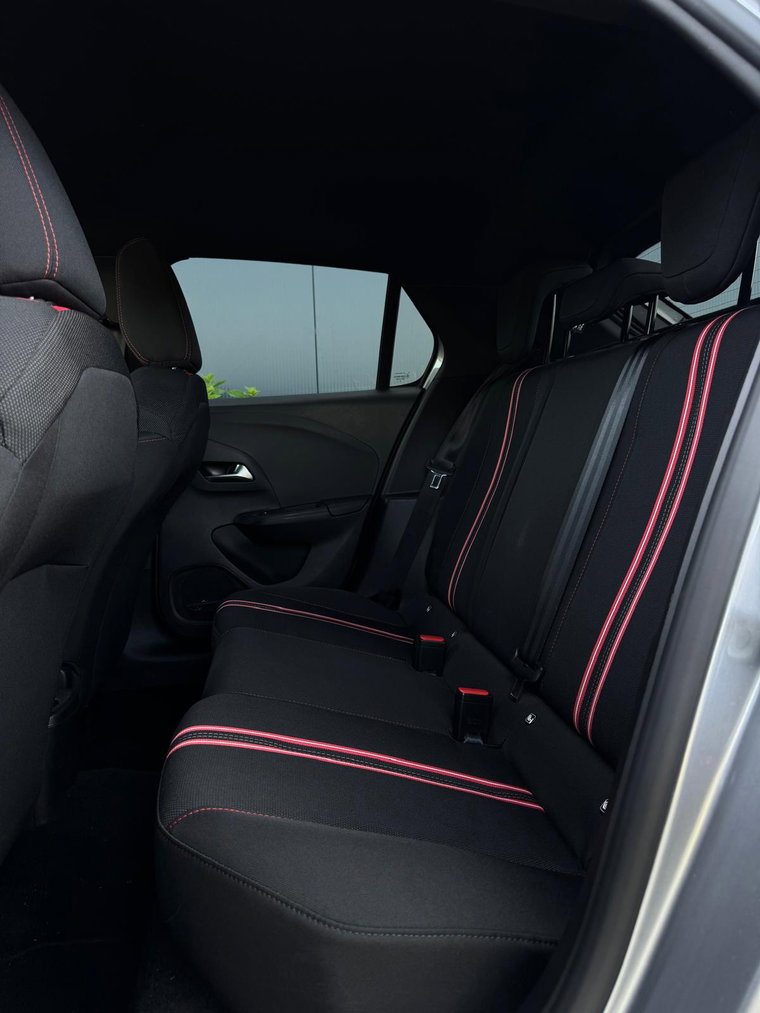 Vehicle Image 15