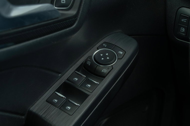 Vehicle Image 37