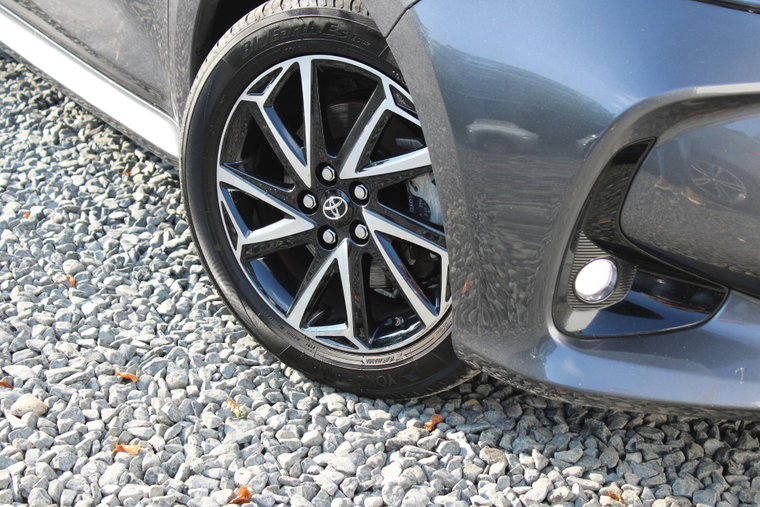 Vehicle Image 8