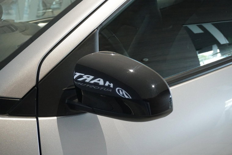 Vehicle Image 17