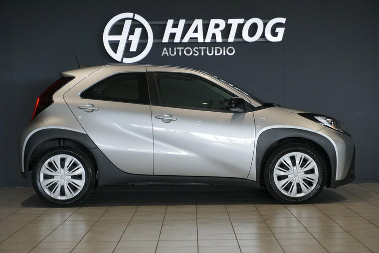 Vehicle Image 6