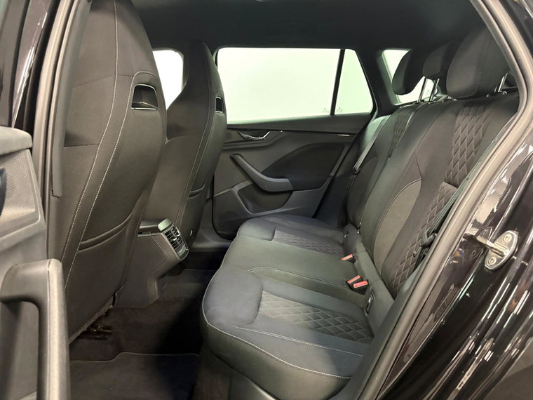Vehicle Image 37