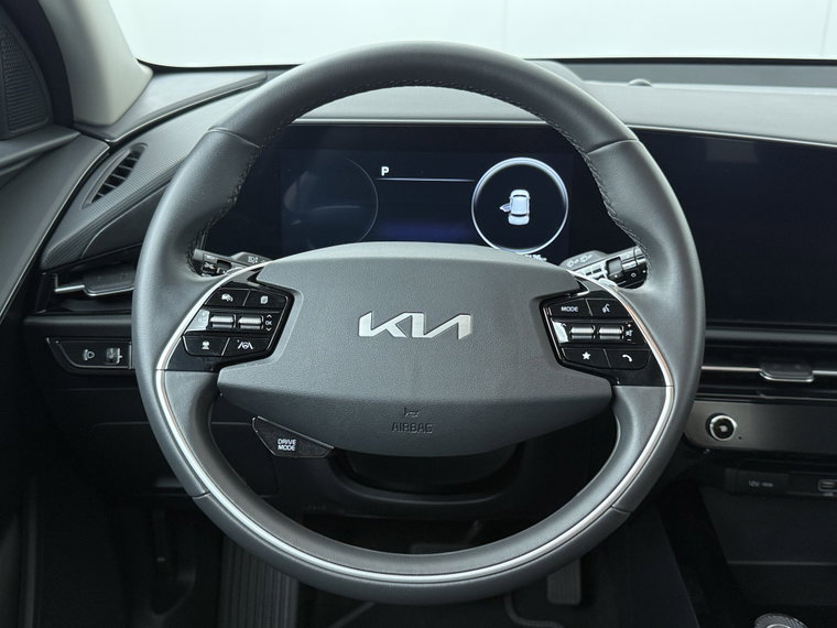 Vehicle Image 38