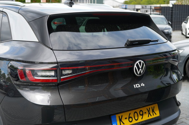 Vehicle Image 17