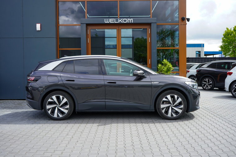 Vehicle Image 11