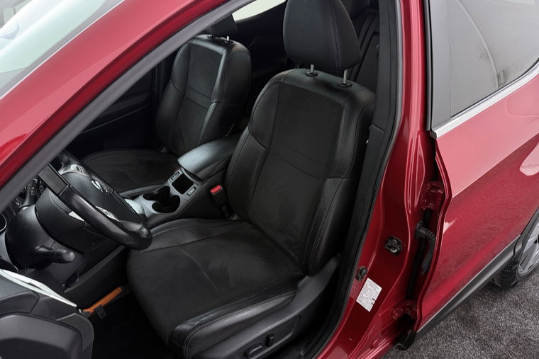 Vehicle Image 16