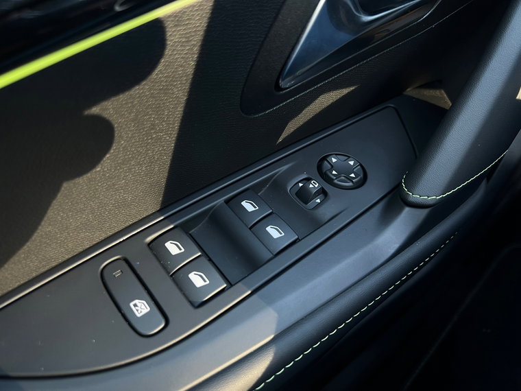 Vehicle Image 23