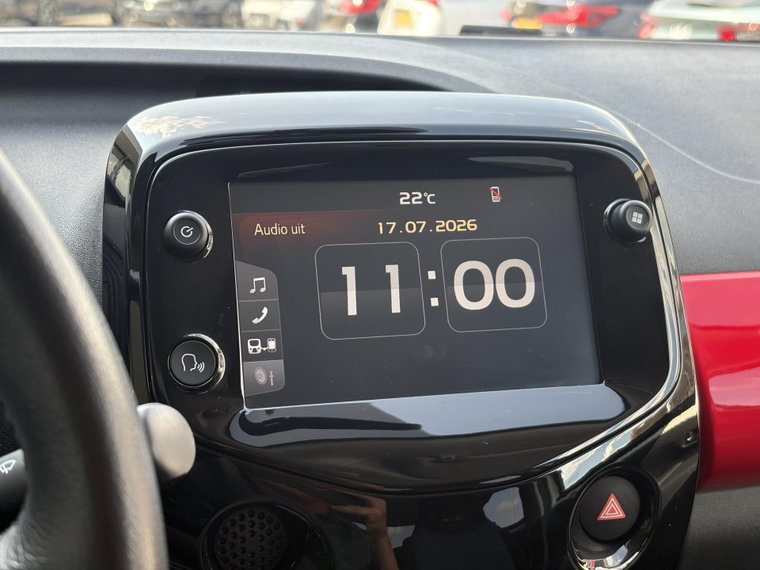 Vehicle Image 21