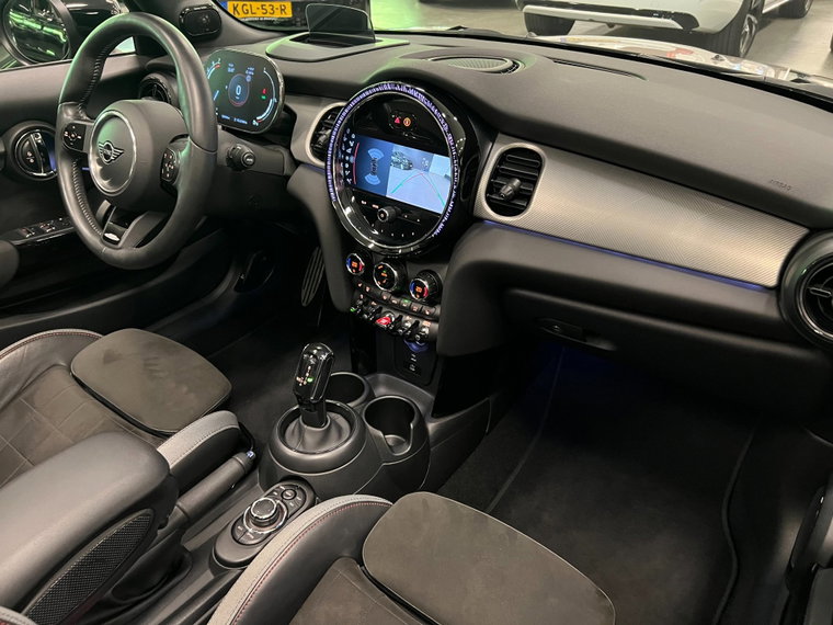 Vehicle Image 23