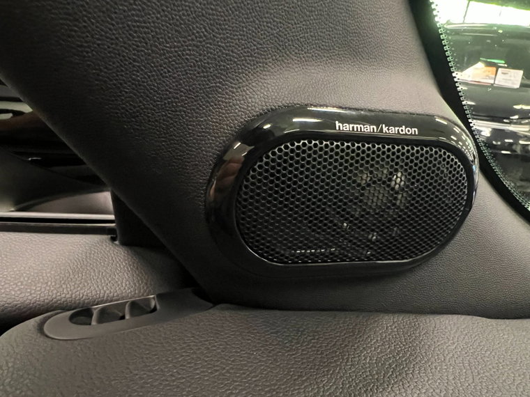 Vehicle Image 52