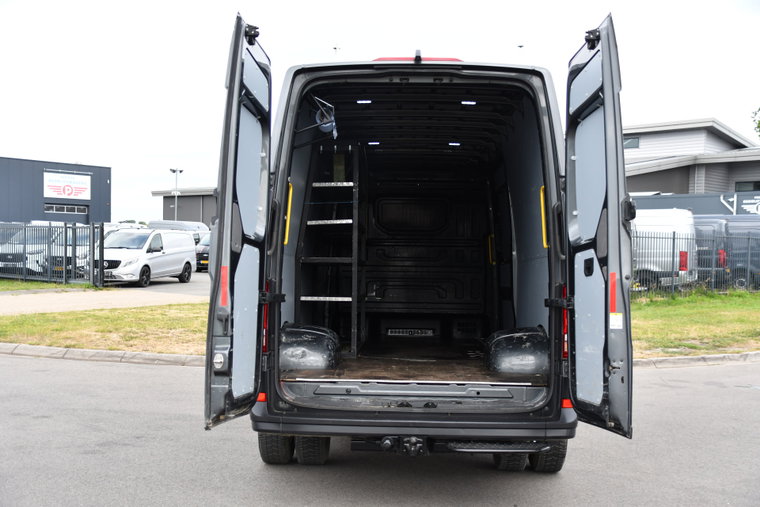Vehicle Image 37