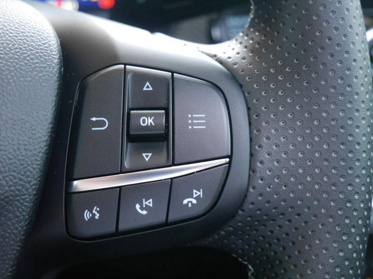 Vehicle Image 24