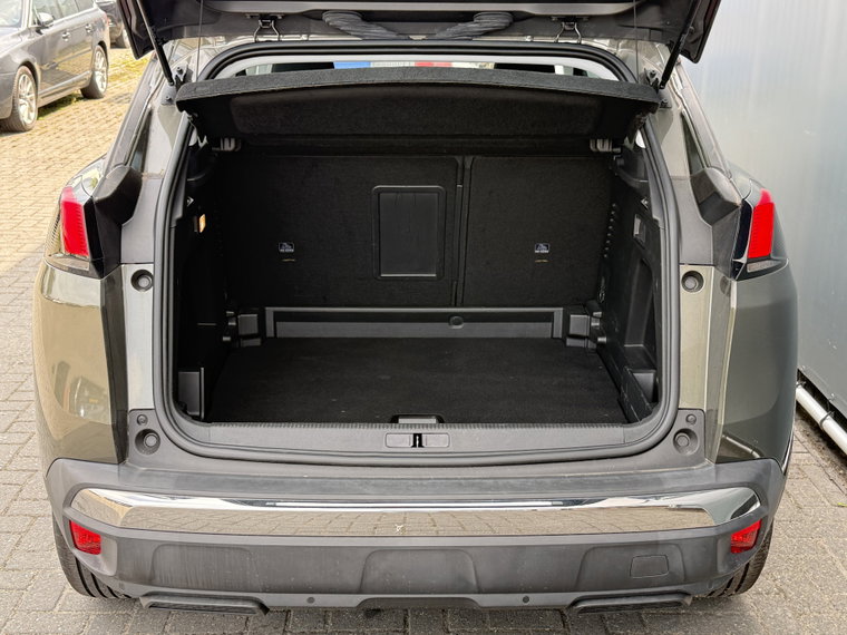 Vehicle Image 28