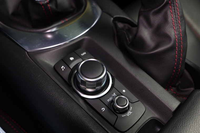 Vehicle Image 25